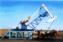 Slant-hole pumping unit with angled support